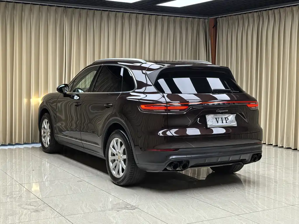 Porsche Cayenne 2019 — фото 15
