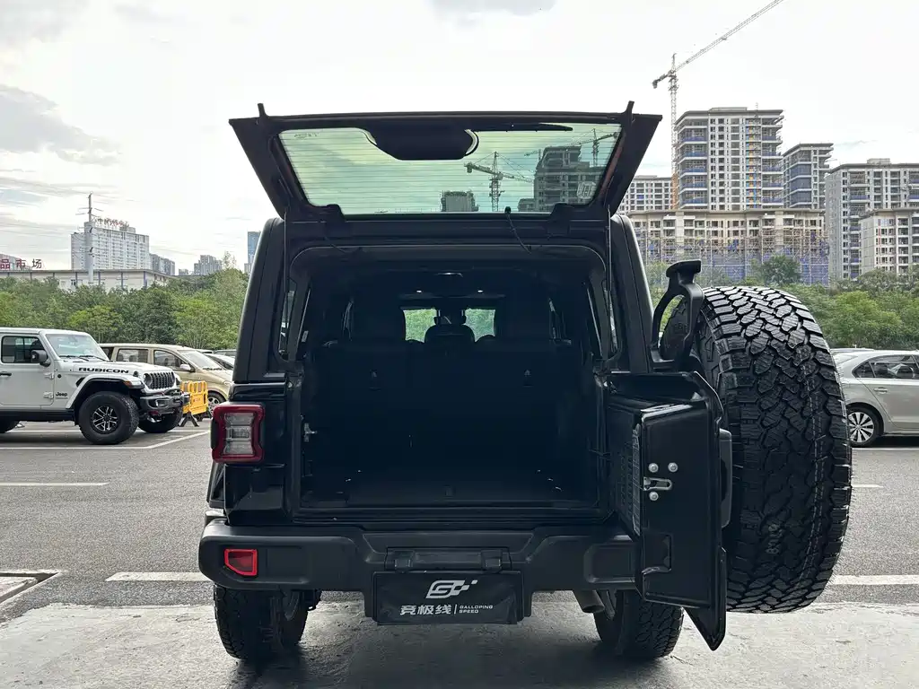Jeep Wrangler 2024 — фото 18