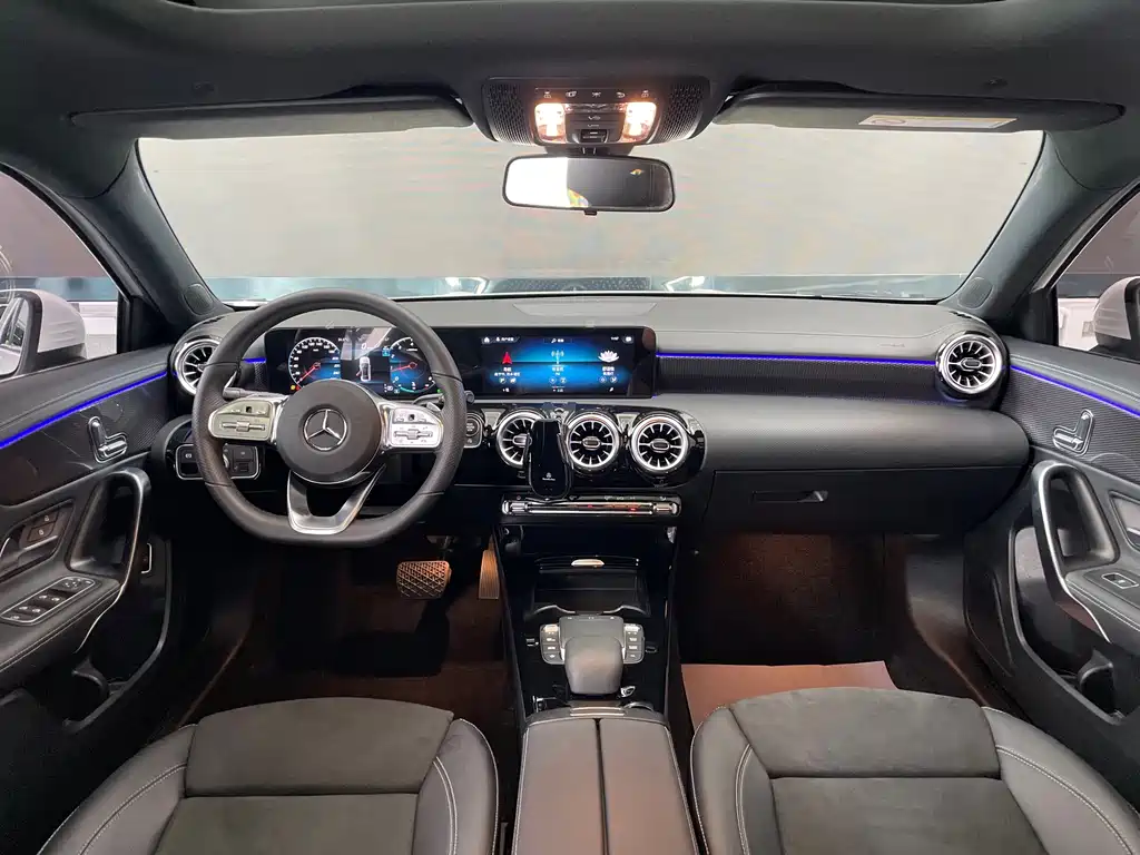 Mercedes-Benz A-Class 2023 — фото 14