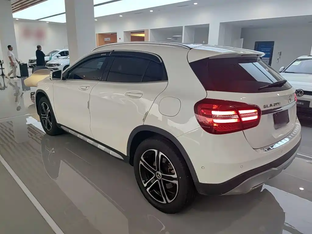 Mercedes-Benz GLA 2018 — фото 5
