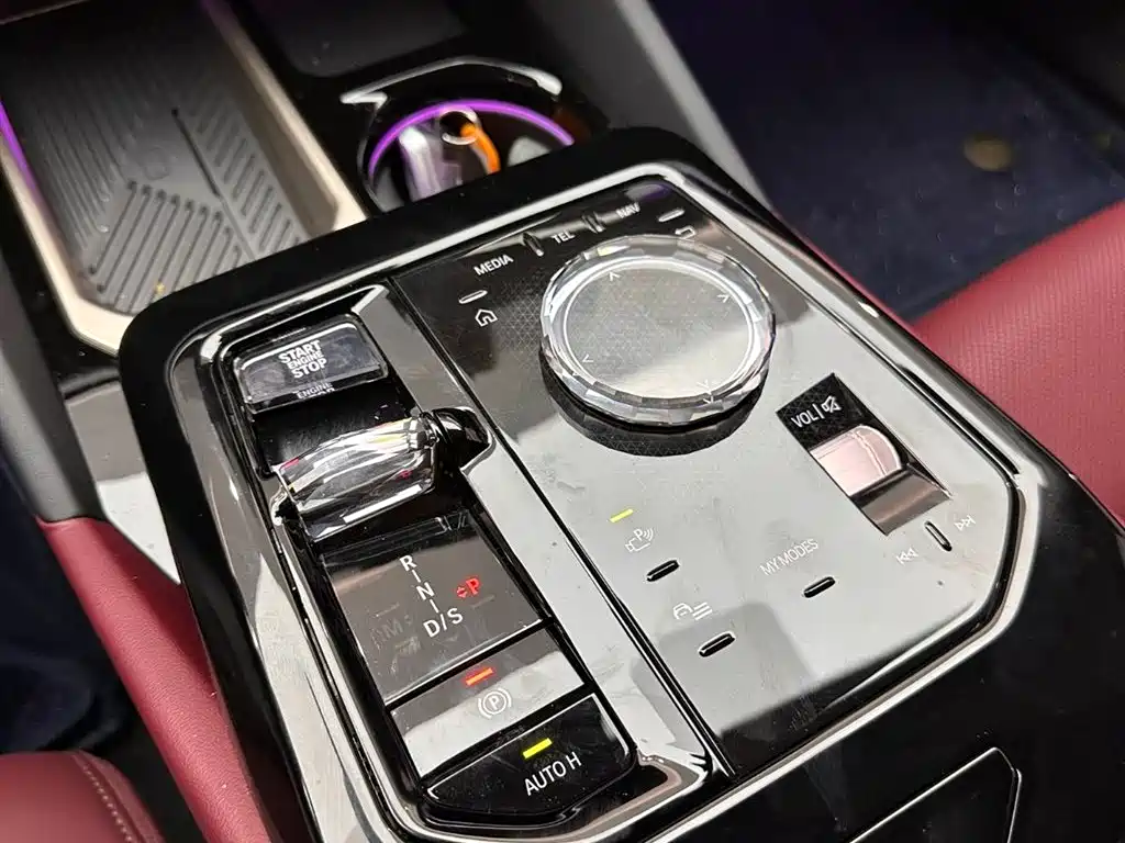 BMW 5 Series 2024 — фото 16
