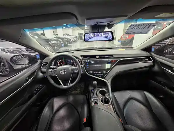 Toyota Camry 2019