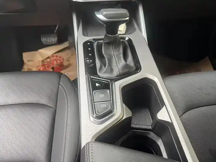 Geely Emgrand 2021