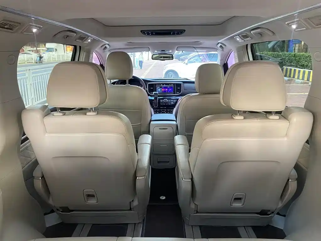 GAC Trumpchi M8 2018 — фото 10