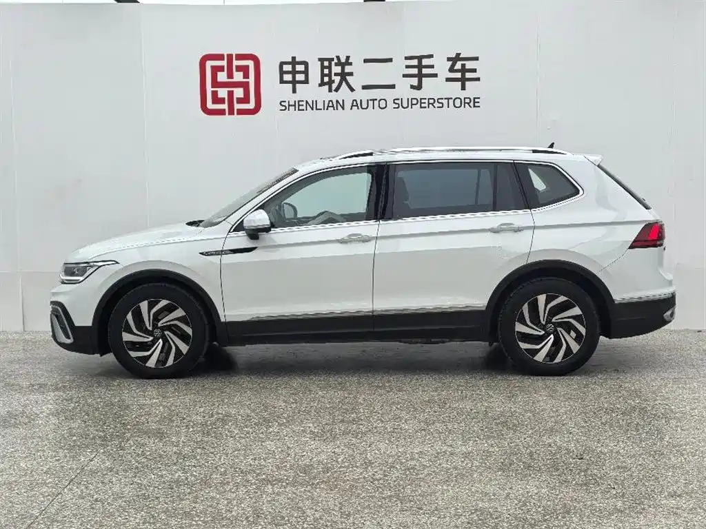 Volkswagen Tiguan L 2023 — фото 5