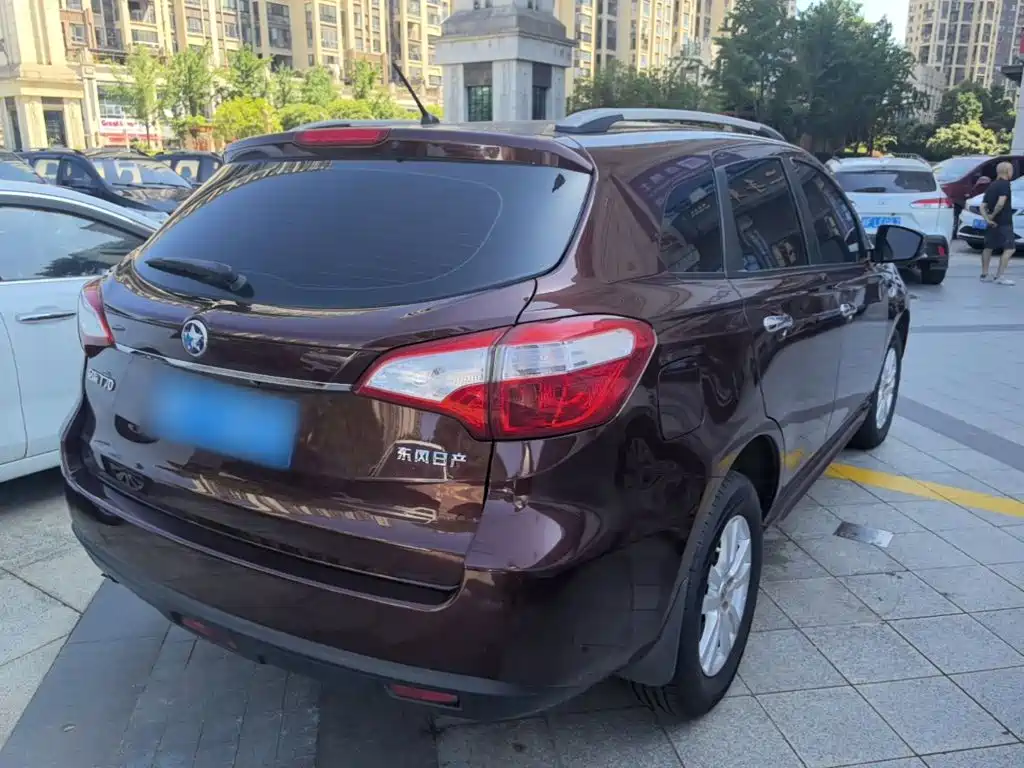 Venucia T70 2016