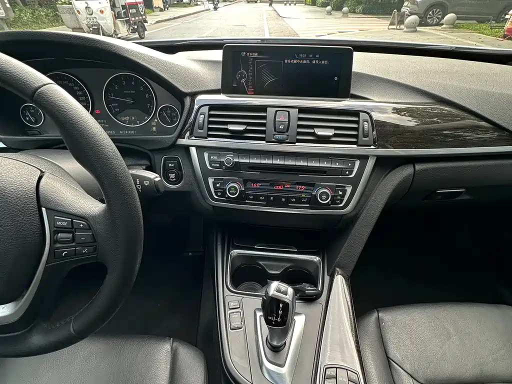 BMW 3 Series GT 2015 — фото 22