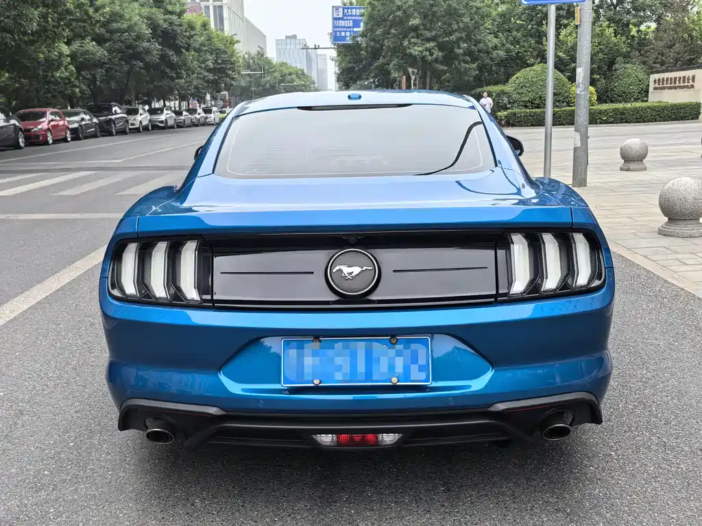 Ford Mustang 2022 — фото 3