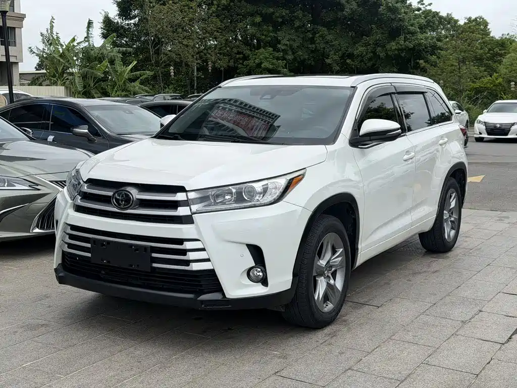 Toyota Highlander 2019 — фото 1