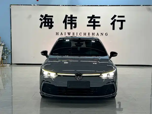 Volkswagen Golf 2024