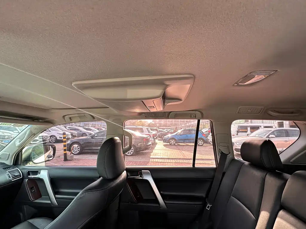 Toyota Prado 2016 — фото 10