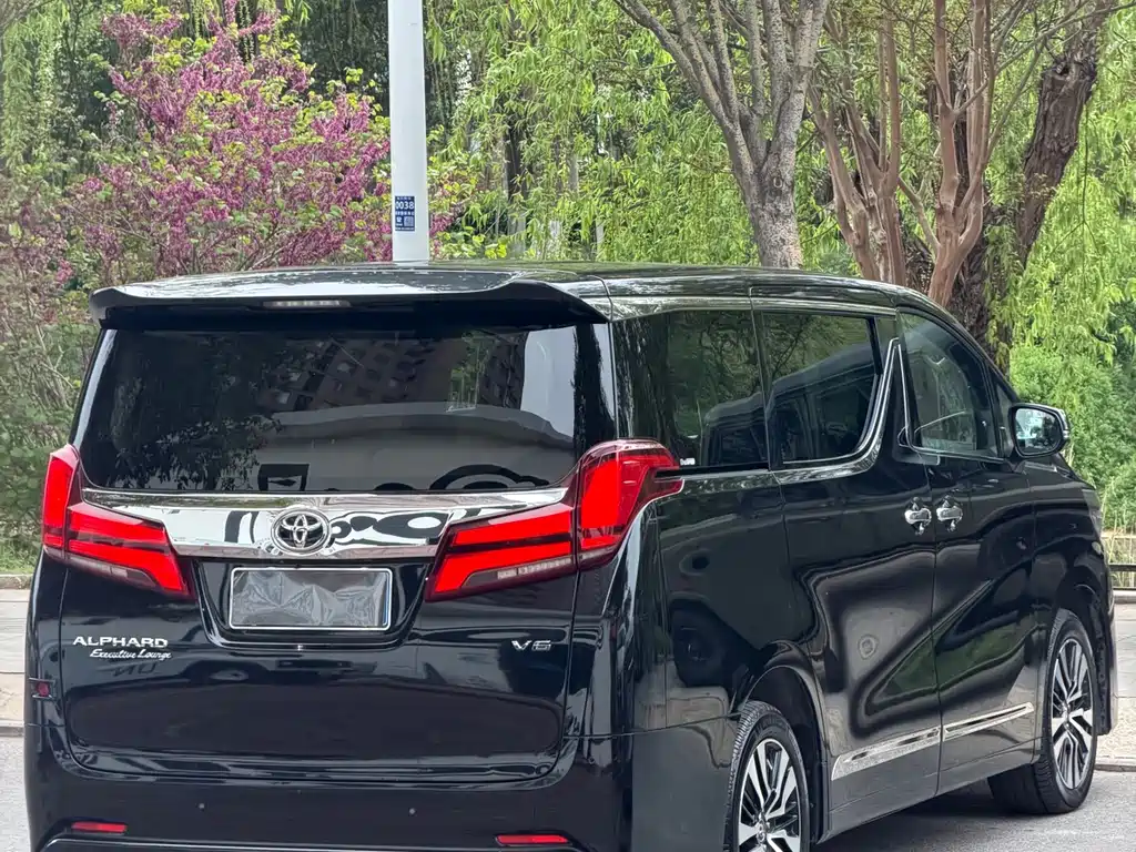 Toyota Alphard 2018 — фото 5