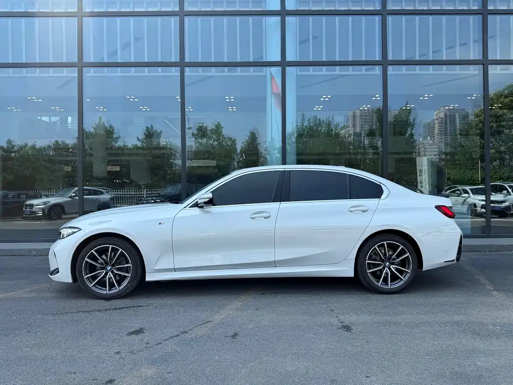 BMW 3 Series 2025