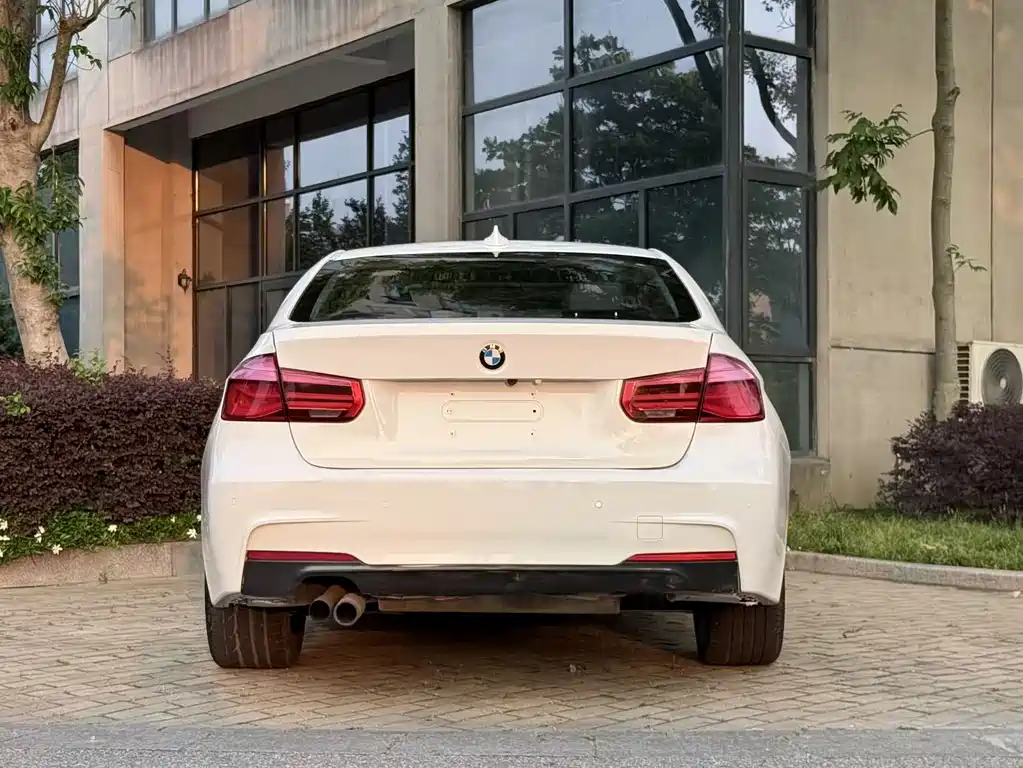 BMW 3 Series 2017 — фото 8