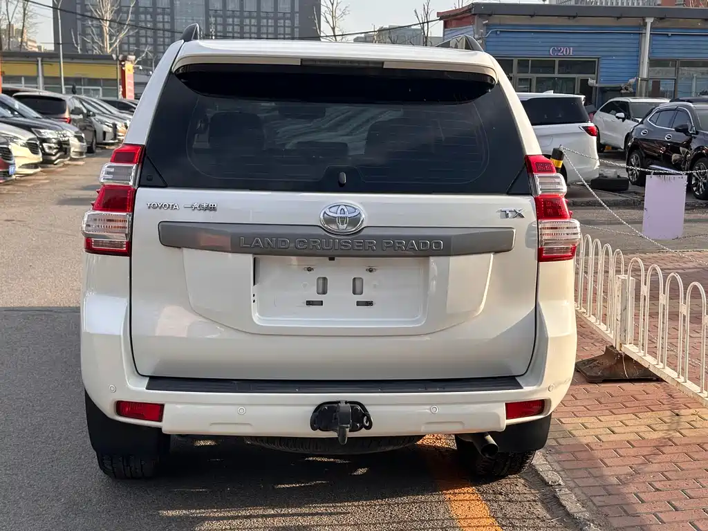 Toyota Prado 2016 — фото 6