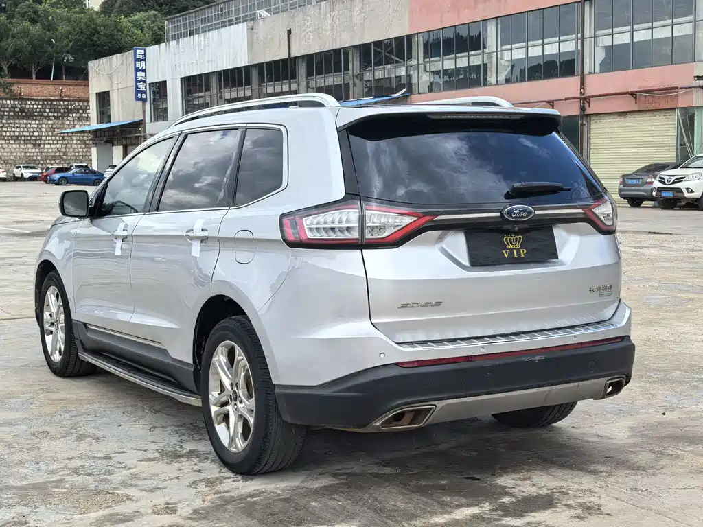 Ford Edge 2016 — фото 11