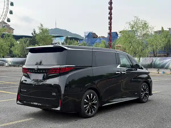 Toyota Wilfa 2023