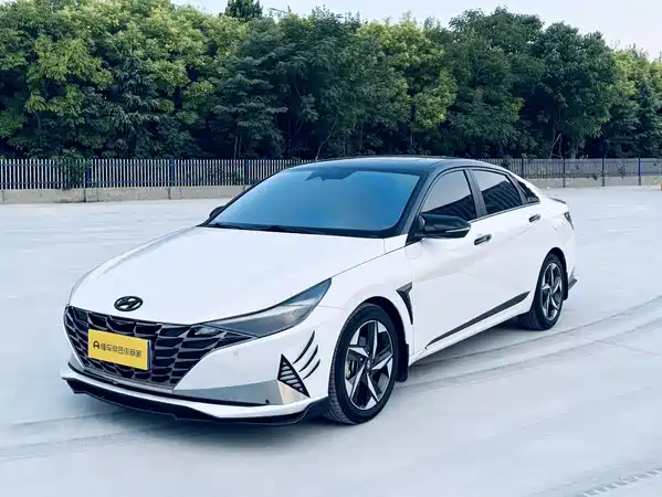 Hyundai Elantra 2022