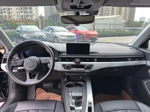 Audi A4L 2019