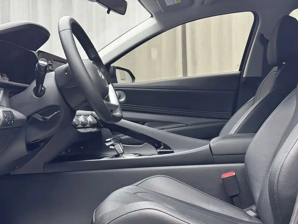 Hyundai Elantra 2023