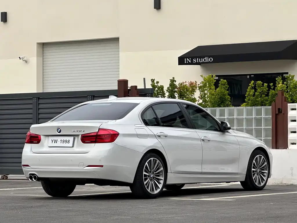 BMW 3 Series 2019