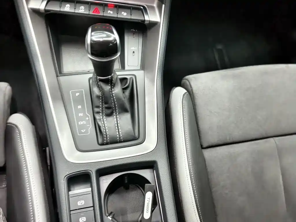 Audi Q3 2022 — фото 12