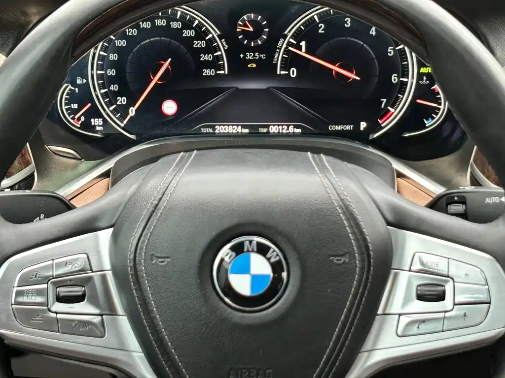 BMW 7 Series 2016 — фото 20