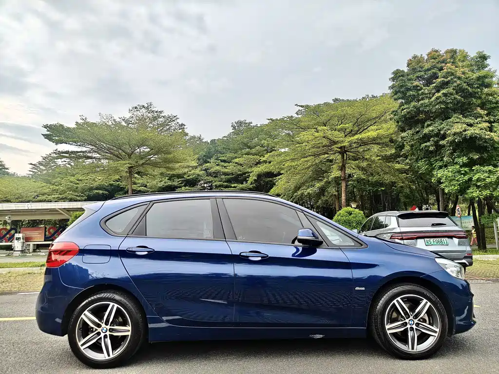 BMW 2 Series Station Wagon 2018 — фото 8