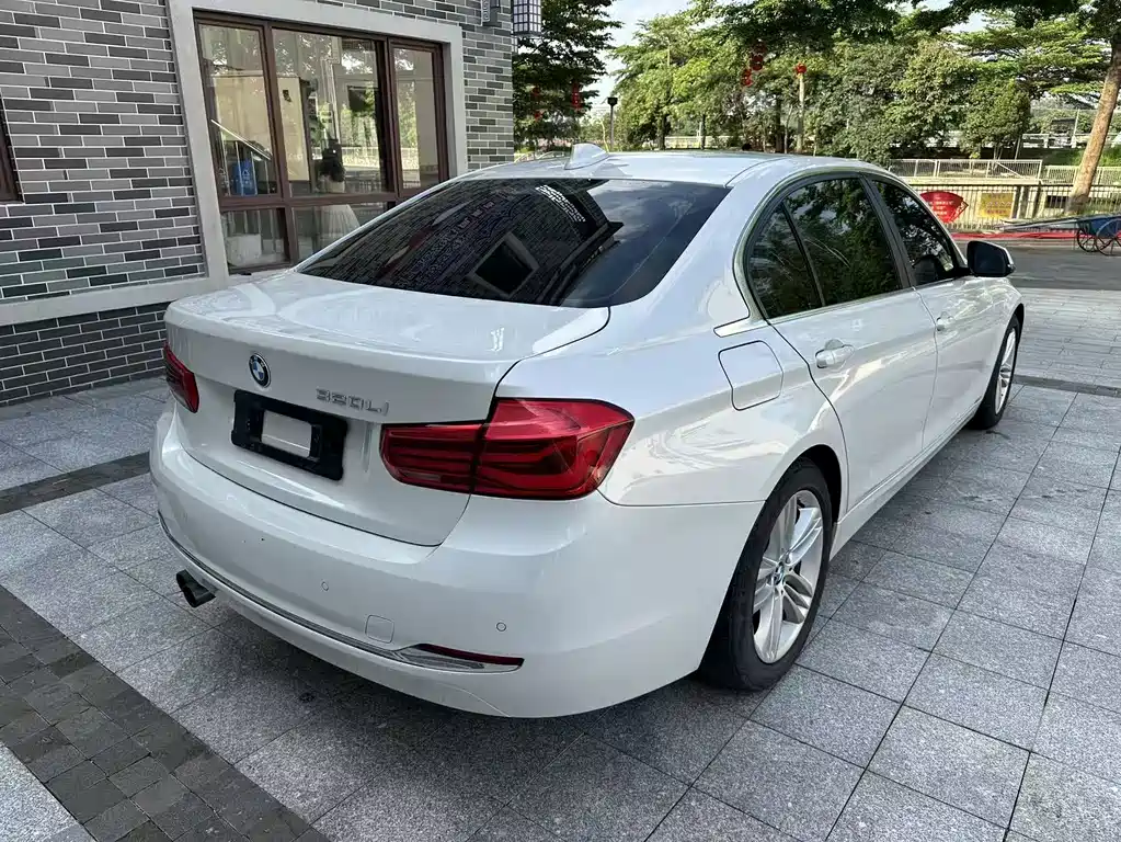 BMW 3 Series 2017 — фото 4