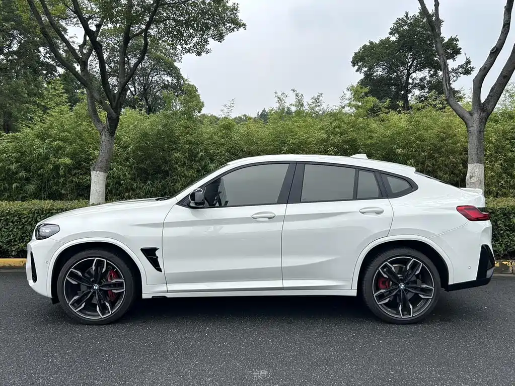 BMW X4 M40i 2025 — фото 7