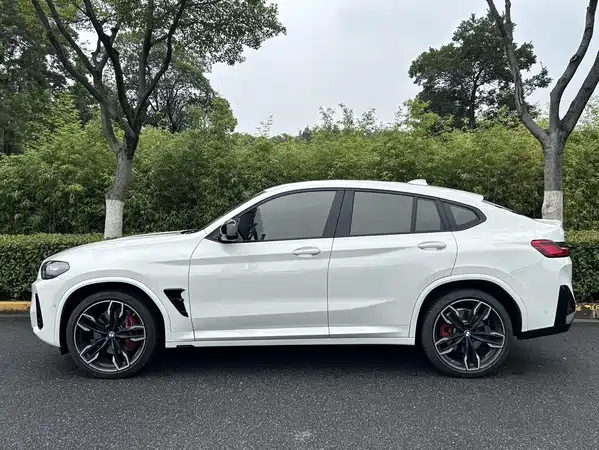 BMW X4 M40i 2025