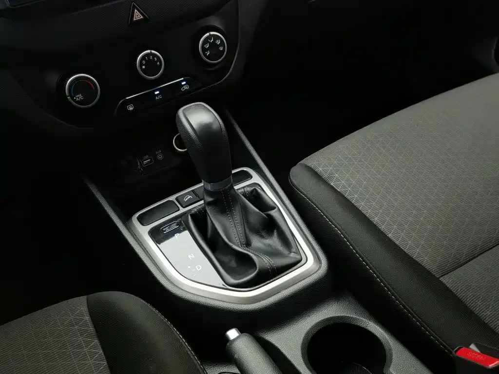 Hyundai ix25 2015 — фото 13