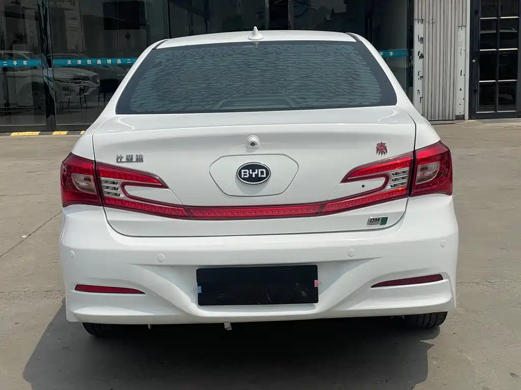BYD Qin NEV 2015 — фото 4