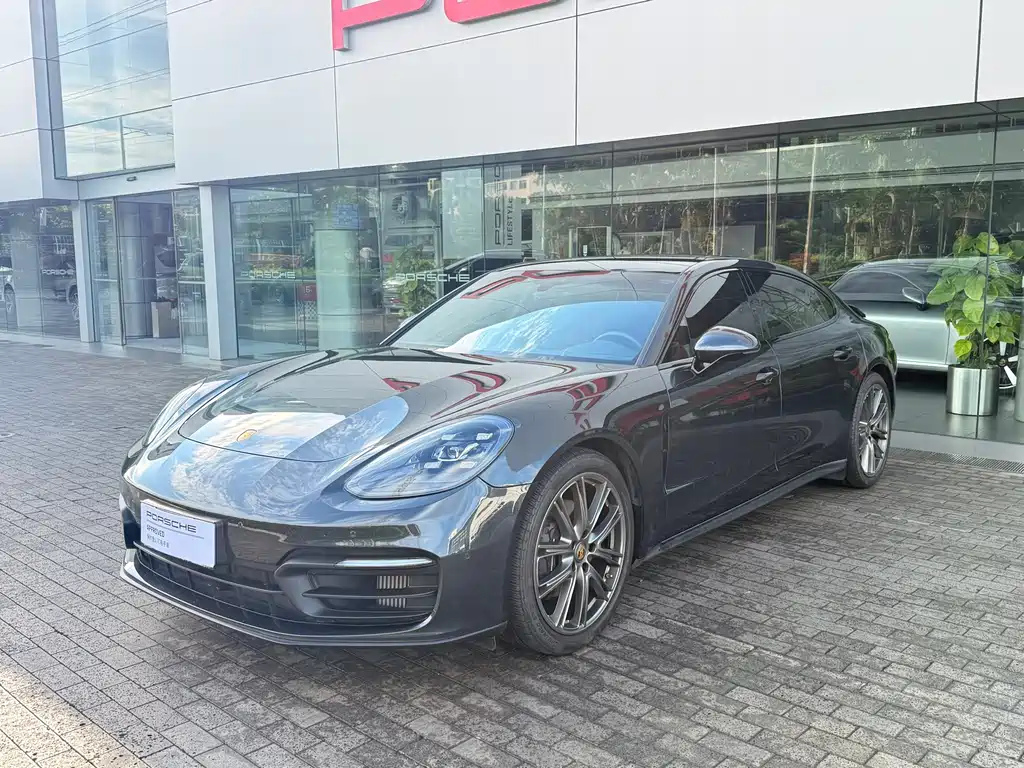 Porsche Panamera 2022