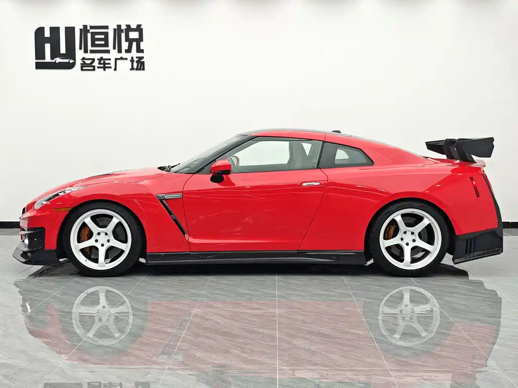 Nissan GT-R 2012