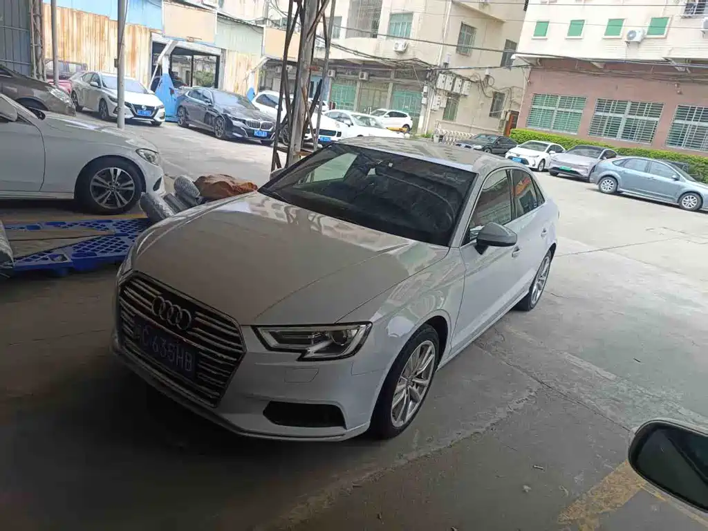 Audi A3 2018 — фото 1