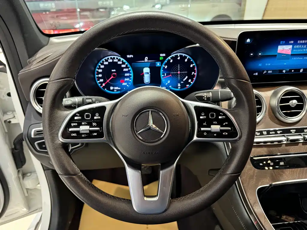 Mercedes-Benz GLC 2020 — фото 13