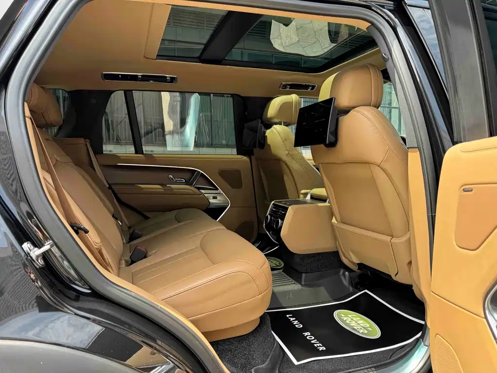 Land Rover Range Rover 2024 — фото 18