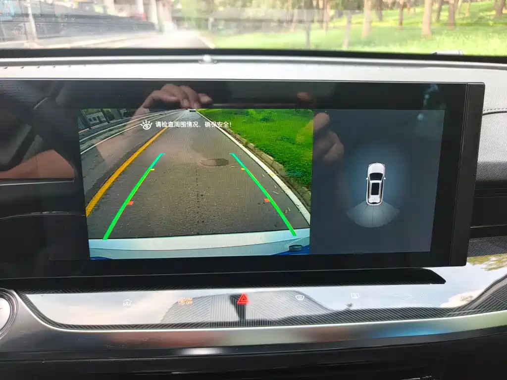Roewe RX5 MAX 2023 — фото 18