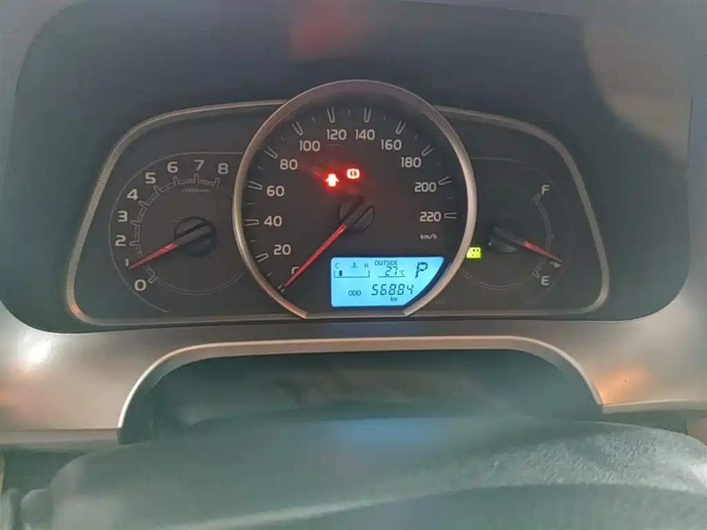 Toyota RAV4 2018 — фото 12