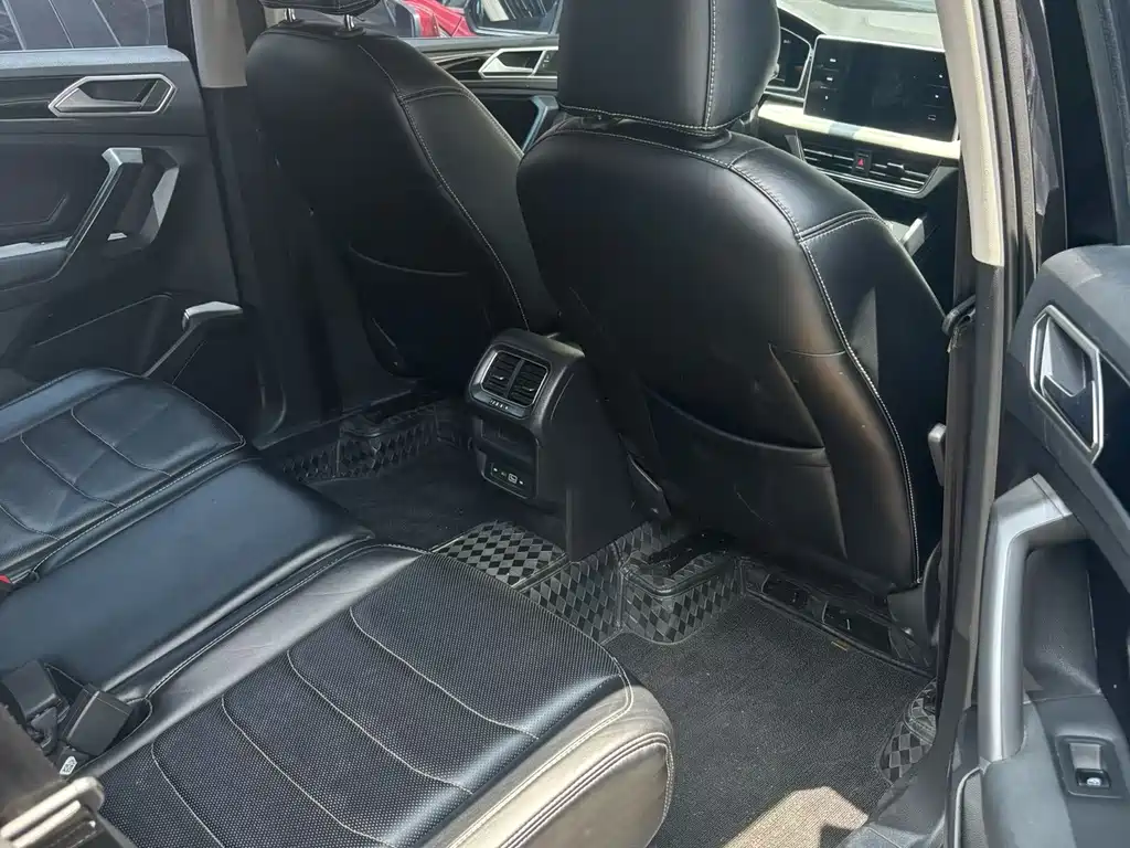 Volkswagen Tiguan L 2023