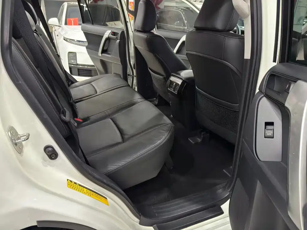 Toyota Prado 2016 — фото 13