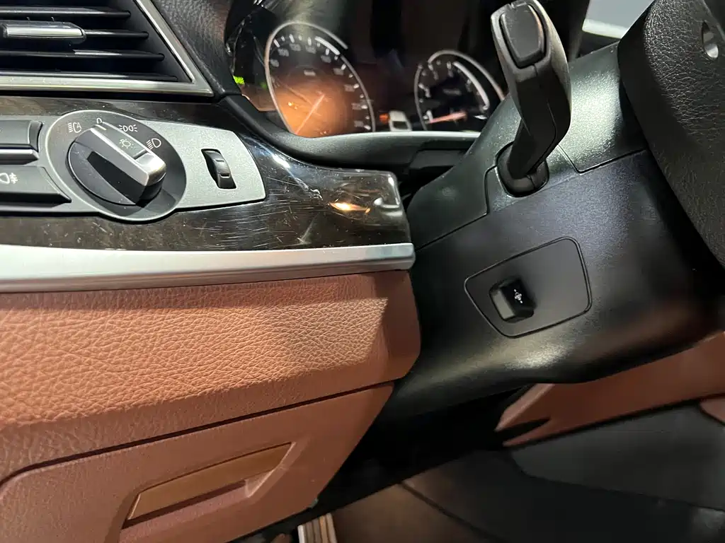 BMW 5 Series 2017 — фото 16