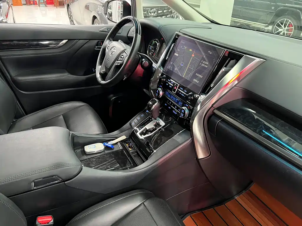 Toyota Vellfire 2021 — фото 23