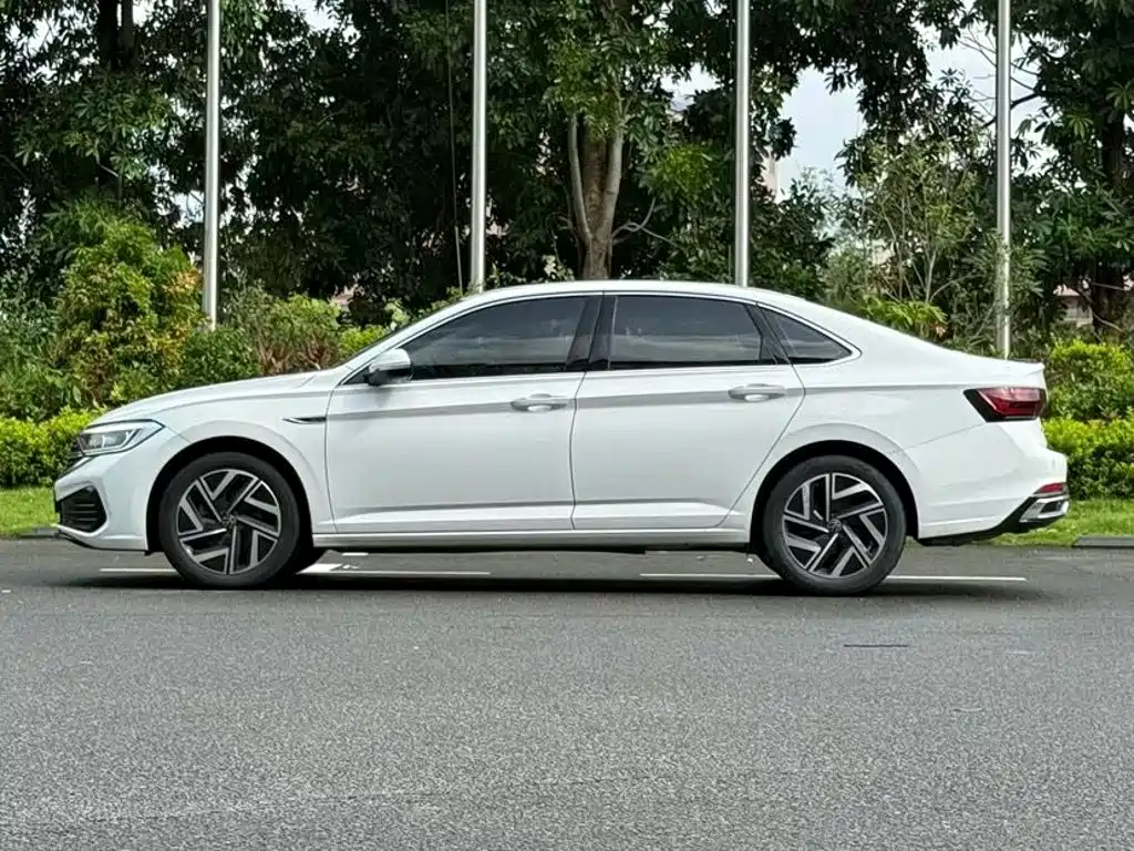 Volkswagen Sagitar 2023