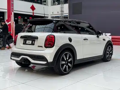 MINI MINI 2023