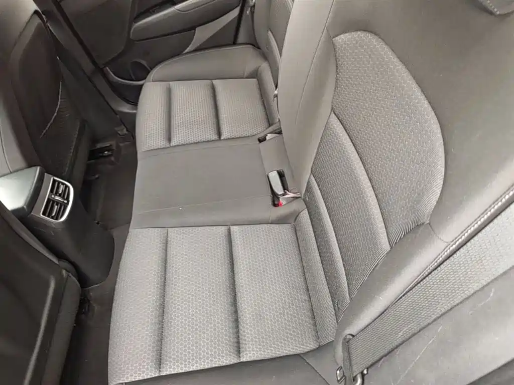 Hyundai Elantra 2018 — фото 17