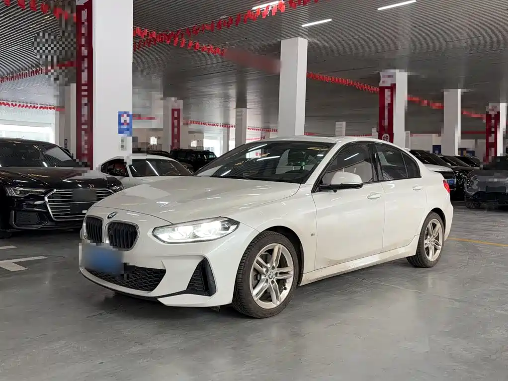 BMW 1 Series 2019 — фото 1