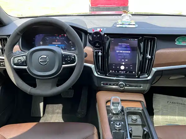 Volvo S90 2023