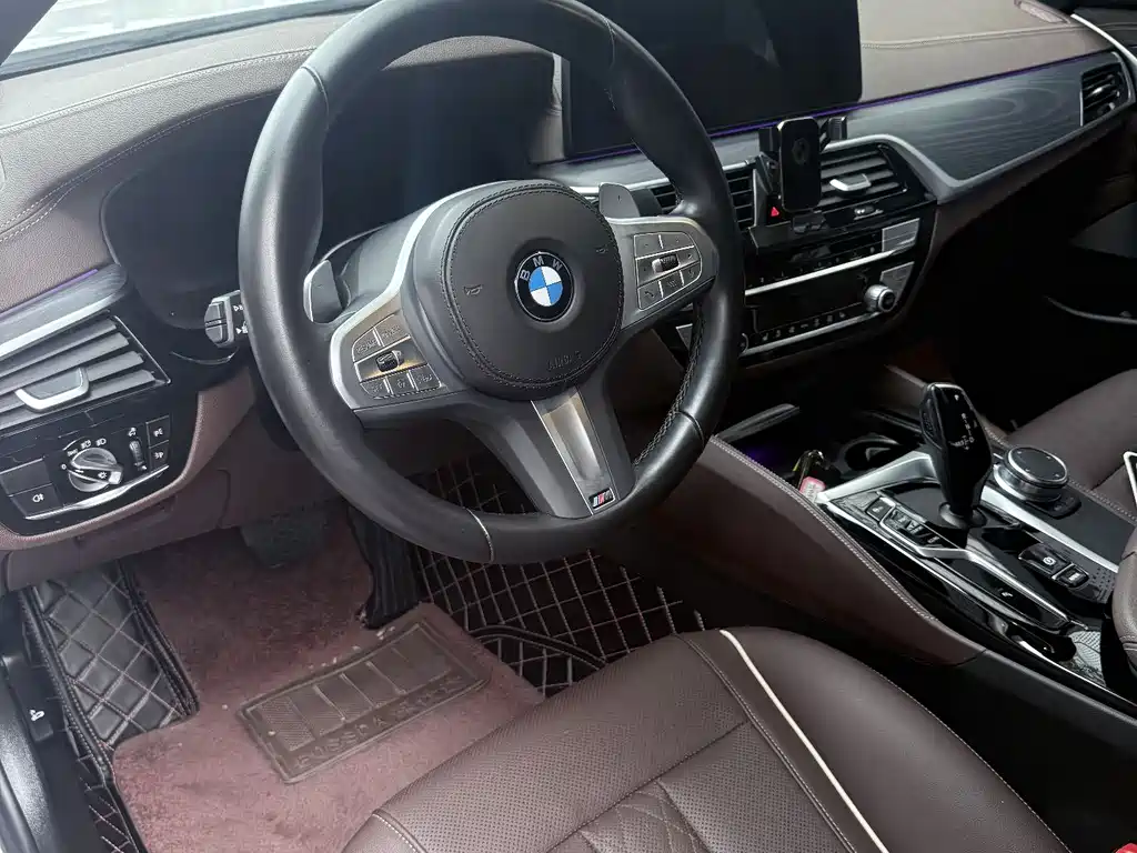 BMW 5 Series 2023 — фото 4